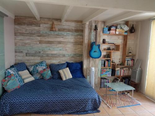 Air-conditioned 60 m2 apartment, central and peaceful