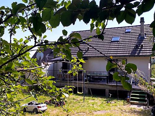 Full Modern House - Beautiful Garden - Private Parking Space - Paris & Disneyland MontFermeil