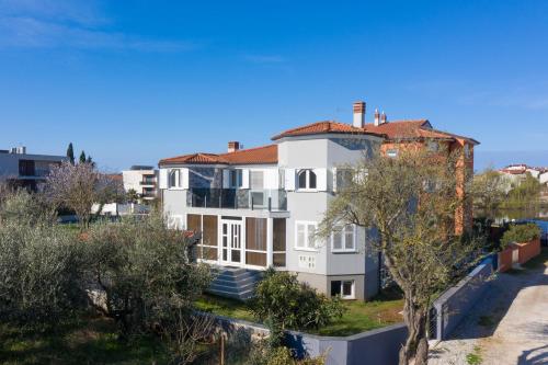 Apartments Emilia Medulin