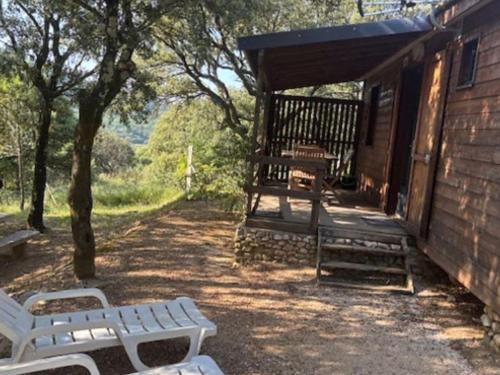 Chalet confortable avec terrasse - 5 pers. - API-1-52-2012
