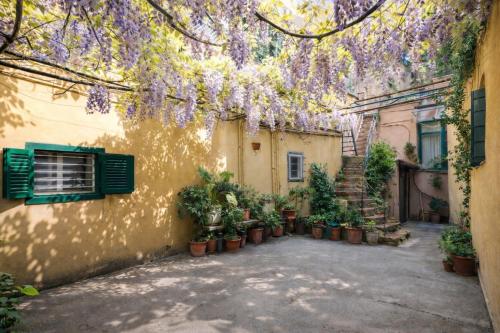 Entire Loft in Via Margutta 2BR -2BA Private steam bath Inside The loft