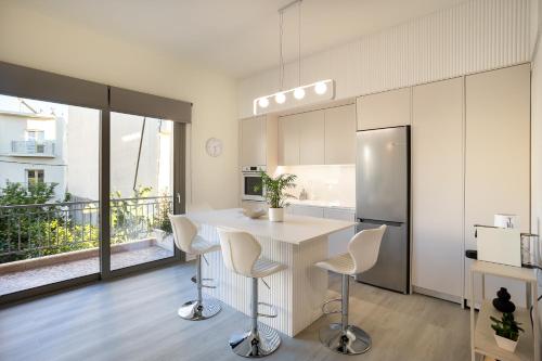 A Homes Greece - Kalamata Balcony Apartment