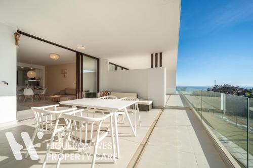The Oasis at Las Lomas - Pool and Sea Views, Fuengirola