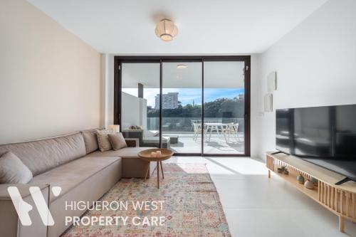 The Oasis at Las Lomas - Pool and Sea Views, Fuengirola