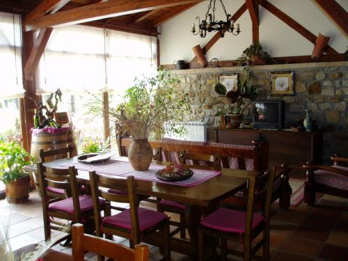 Un restaurant sau alt loc unde se poate mânca la Casa Rural Erdikoetxe