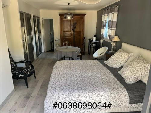 Grande Chambre meublee