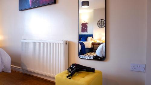 Near Uni and Hospital - Long Stays - Fast Wi-Fi - 15 Mins to City photo 12