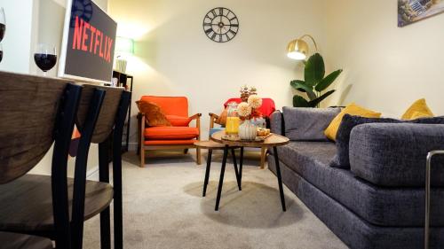 Near Uni and Hospital - Long Stays - Fast Wi-Fi - 15 Mins to City photo 16
