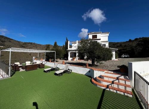 Luxury Wellness Villa with Pool Yoga Studio & Hammam for 14p & 40 min to Malaga city