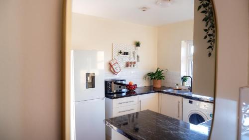Near Uni and Hospital - Long Stays - Fast Wi-Fi - 15 Mins to City photo 32