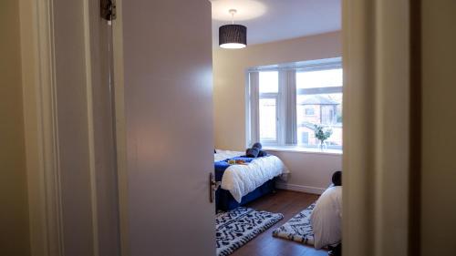 Near Uni and Hospital - Long Stays - Fast Wi-Fi - 15 Mins to City photo 34