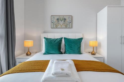 Urban City Suites - JQ Rise Penthouse, 3 bed photo 13