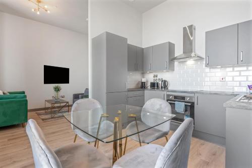 Urban City Suites - JQ Rise Penthouse, 3 bed photo 33