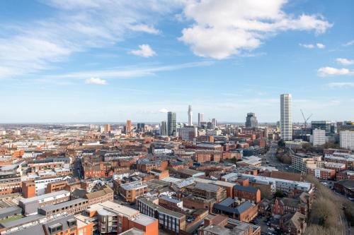 Urban City Suites - JQ Rise Penthouse, 3 bed photo 12