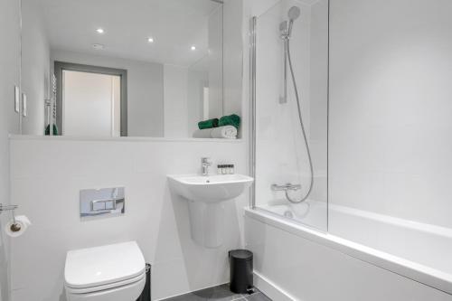 Urban City Suites - JQ Rise Penthouse, 3 bed photo 60