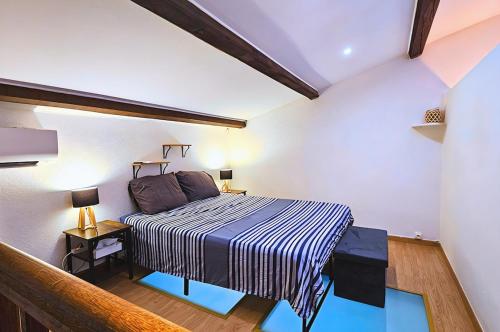 Cozy duplex with swimming pool and terrace in Fréjus