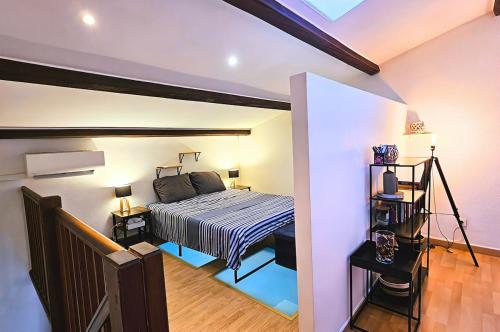 Cozy duplex with swimming pool and terrace in Fréjus