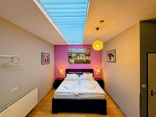 Llit o llits en una habitació de Central Studios