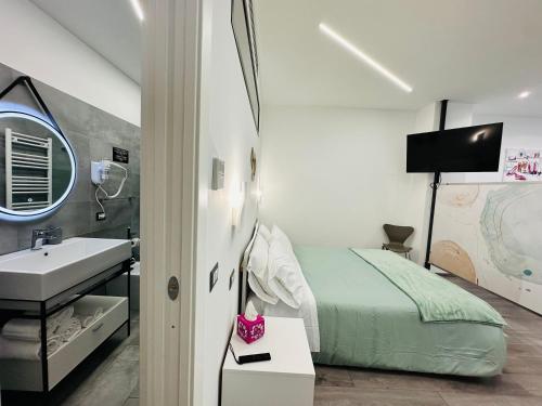 San Saba Street Apartment 52