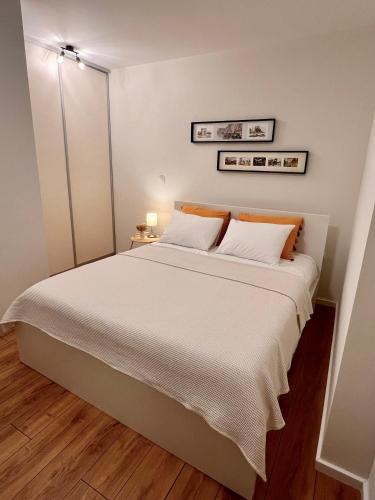Foto Quiet Modern Apartment near Knez Mihailova 2