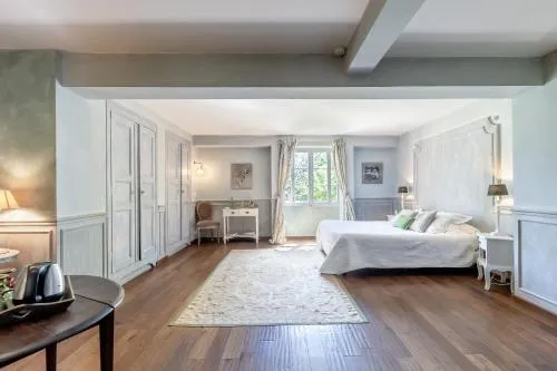 Domaine de Rhodes - 5 Chambres et 7 locations de vacances photo 18