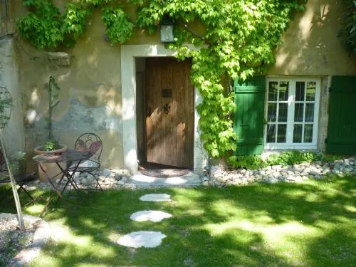 Domaine de Rhodes - 5 Chambres et 7 locations de vacances photo 10