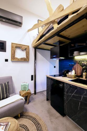 Petite Suite by The White Tower