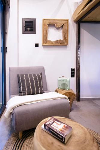 Petite Suite by The White Tower