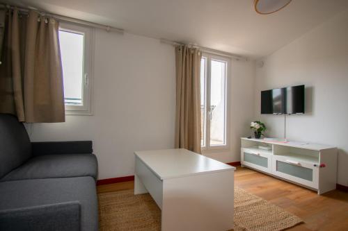 Studio climatisé avec terrasse, 5ème étage