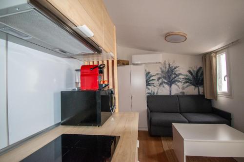 Studio climatisé avec terrasse, 5ème étage