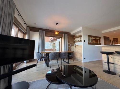 Séjour été - Appartement 4 pièces 6 personnes avec terrasse 50 m2 pour un séjour en famille avec vue exceptionnelle sur Meribel