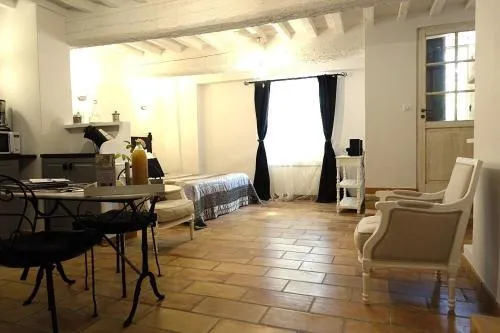 Domaine de Rhodes - 5 Chambres et 7 locations de vacances photo 5