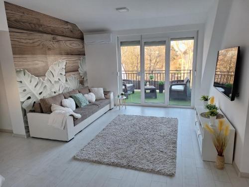 Menta Apartman partközelben