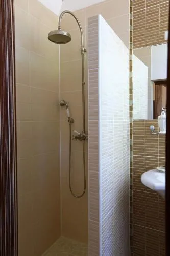 Domaine de Rhodes - 5 Chambres et 7 locations de vacances photo 16
