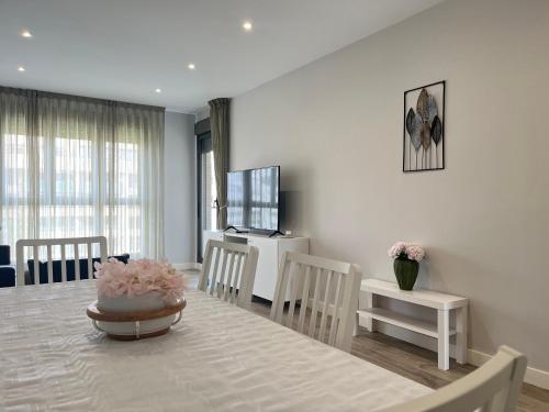 Los Álamos Breeze - 3BR Next to the Beach Apt - Free Parking - Salt Pool