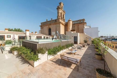 Three bedroom duplex with terrace and pool