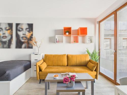 Kasprzaka 29 City Studio with Balcony by Solarento