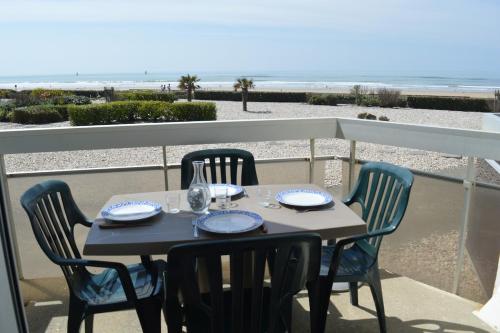 Apartment with sea view