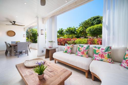 Glitter Bay Apartment 104