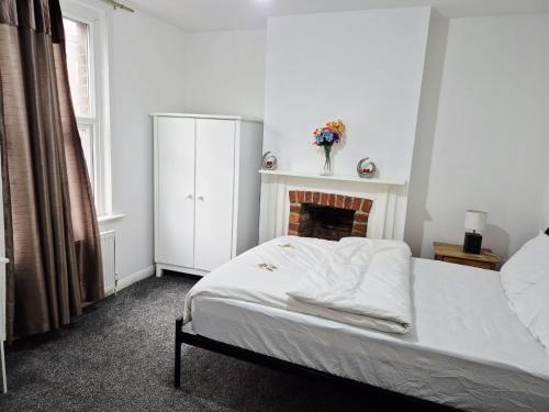 Gallery image of Private Room, closer to train station in Aldershot
