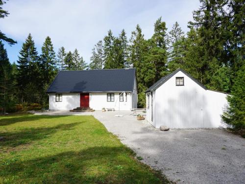 Gallery image of 4 person holiday home in SLITE in Slite