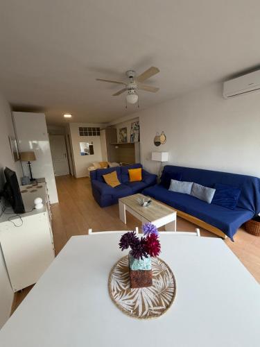 STUDY NEAR MALAGA AND THE BEACH