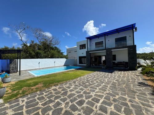 Authentica Private Villa by Oceanaxe Holidays