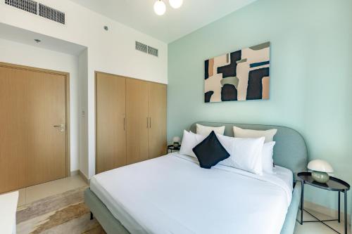 Daniels 1BR with Park View at Creek Horizon