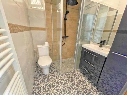 CARRAS appartement plein de charme climatisé à 3 min de la plage,1min tram