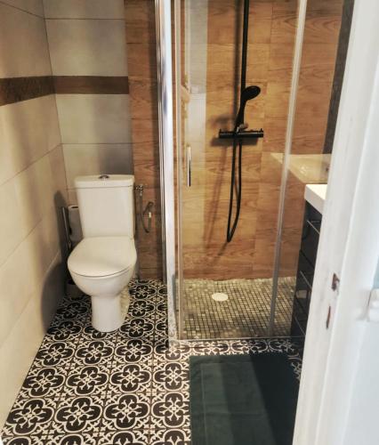 CARRAS appartement plein de charme climatisé à 3 min de la plage,1min tram