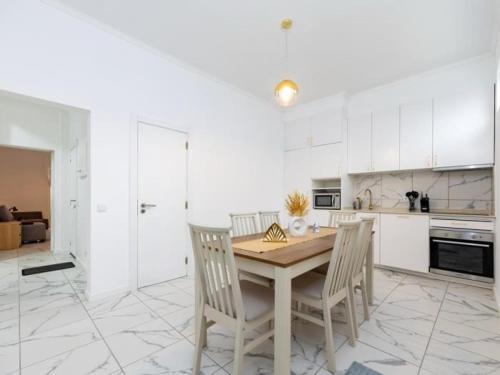 Apartamento D. João, 2 quartos a 500m da praia