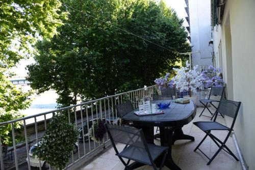 karine et thierry tesisinde bir balkon veya teras