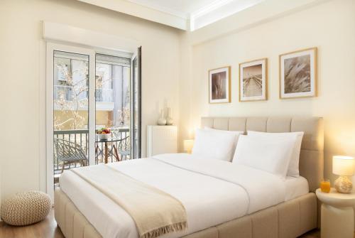 Central Thess Monica's apartment