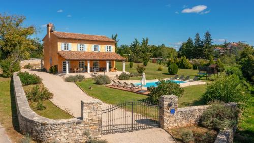 Villa Primavera with pool Groznjan by Villas Guide